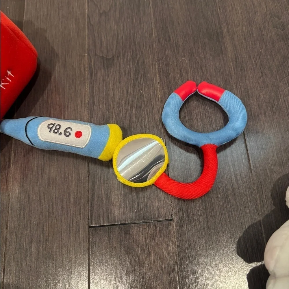 NWOT Baby Gund My Lil Vet Kit Red & Blue Veterinary Animal Play Set for Toddler